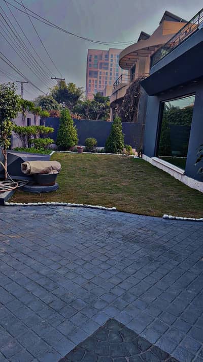 1 Kanal Like New House Available For Rent in DHA Phase 5 Near Park