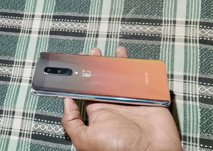 ONE PLUS 8/ 8/128. 4