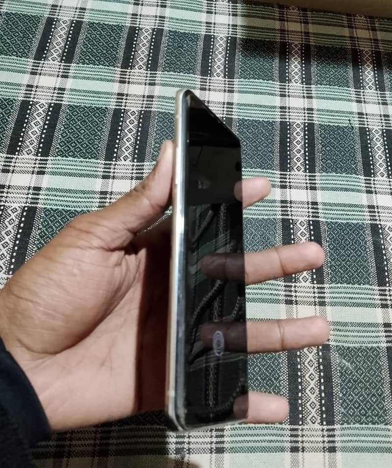 ONE PLUS 8/ 8/128. 5