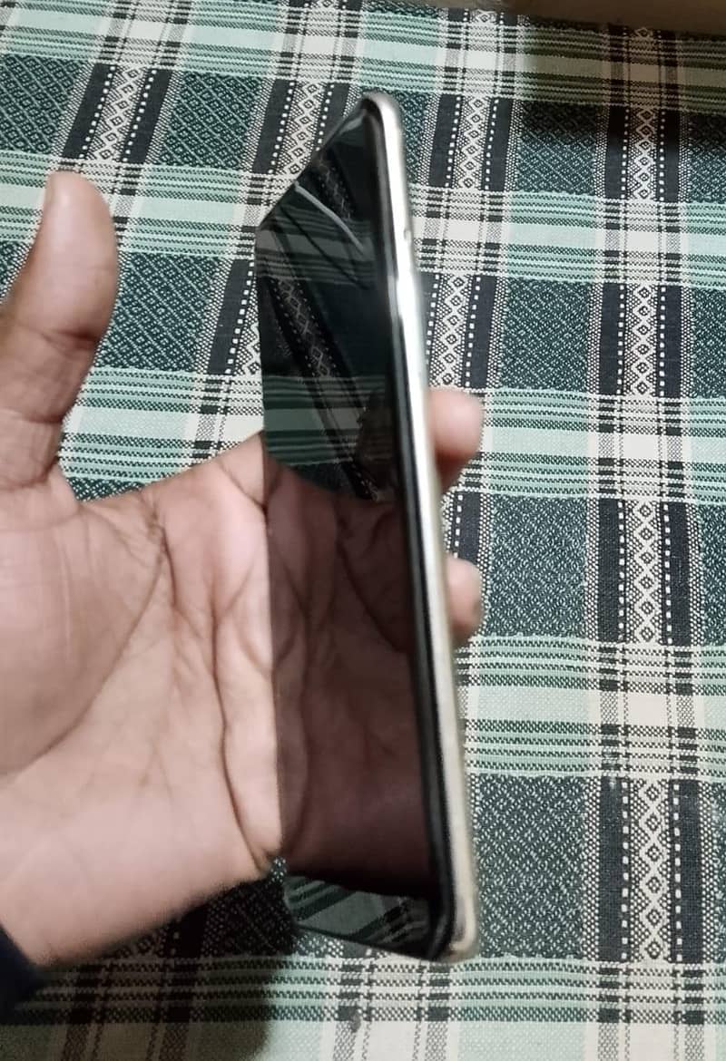 ONE PLUS 8/ 8/128. 6