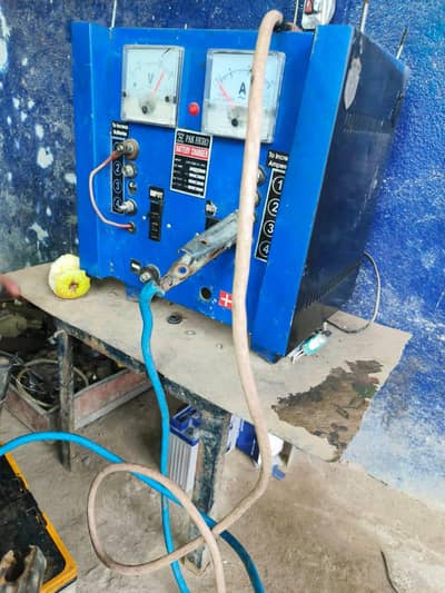 12 volt battery charger car truck motorcycle 03477142270