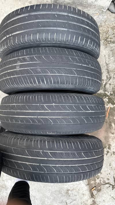 Tyre for sale 185/70/13