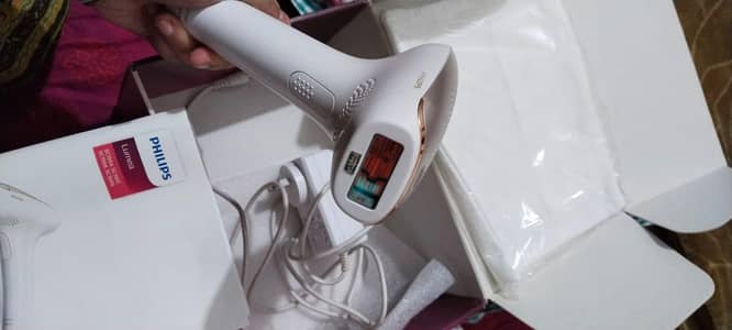 Philips Lumea Advanced IPL Hair Removal Device SC1999/00 – | Rs. 75,000