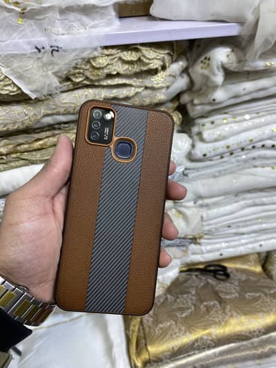 Infinix smart 6 2/32 gb all ok hai sat box b hai