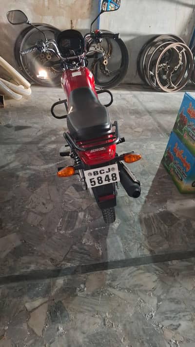 bilkul fresh zero condition mei hay 03007505848