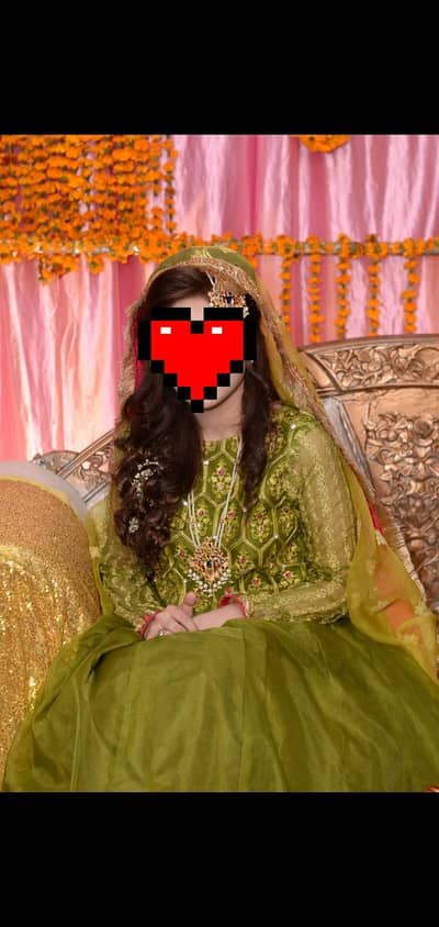 mehndi lehnga