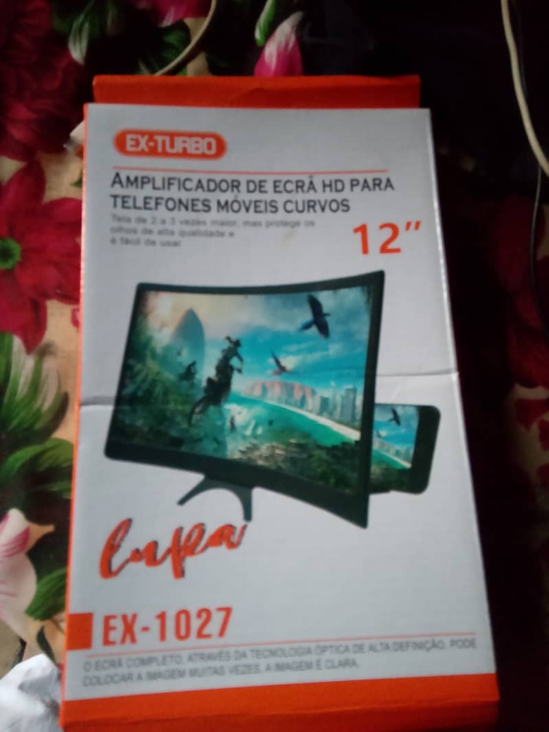 موبائل کی سکرین کو بڑاکرنے والا پروجیکٹر 0