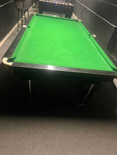 8 BALL POOL FOR SALE (USED ONLY 1 MONTH) WITH CUE AND 3 STICKS