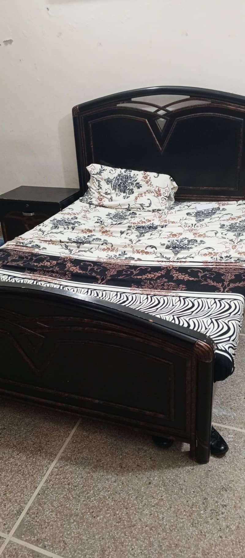 bed set with side table 2