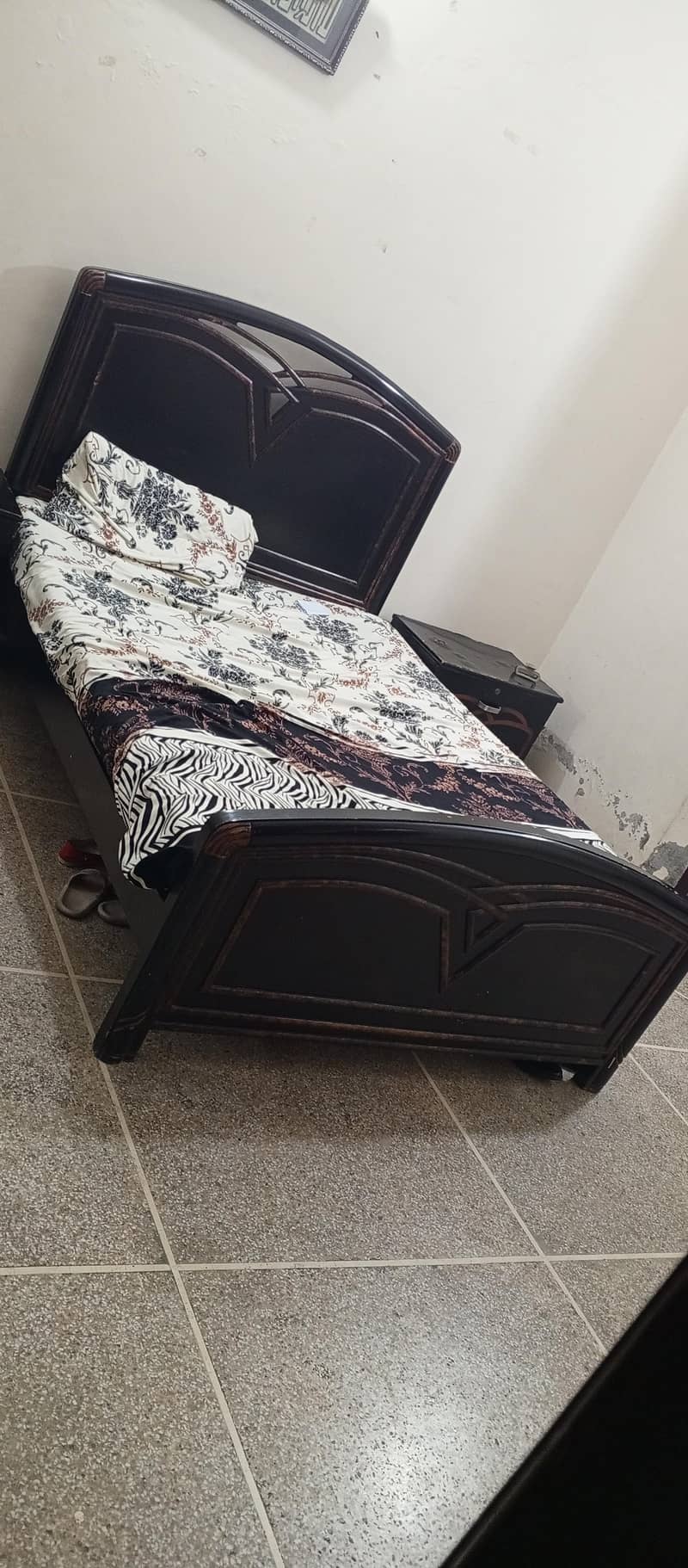 bed set with side table 3