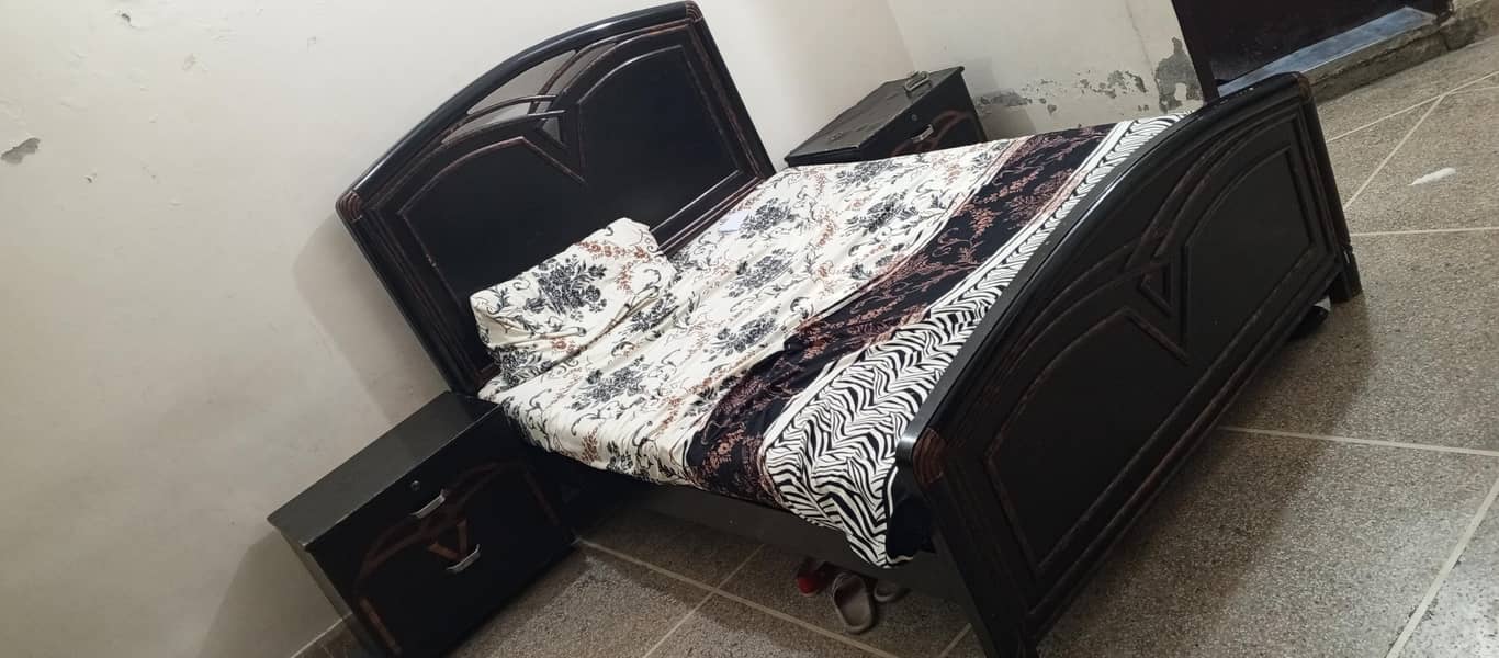 bed set with side table 5