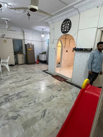 Prime Location 1600 Square Feet Flat For rent In Garden East Karachi