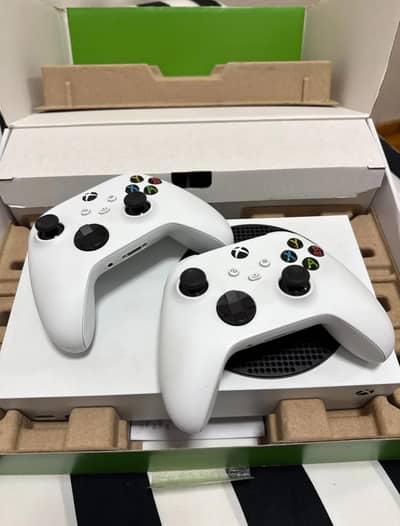 Xbox Series S with two controllers| H2H- LHR/FSL/SWL