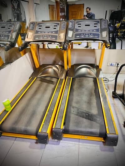 2 COMMERCIAL TREADMILL FOR SALE – ALEX 800