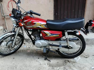 Honda 125 neat clean condition 10/9 all dacomnts 03454574488clear