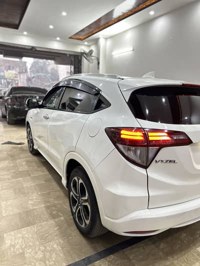 Honda Vezel Z package