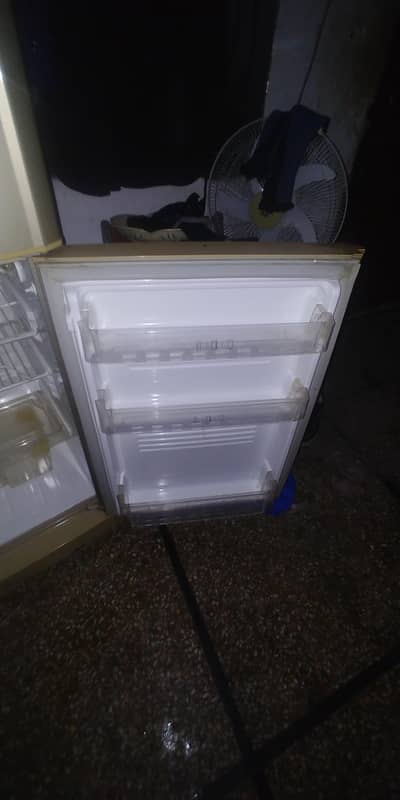 PEL ferdg good condition for sel  ges chinch he