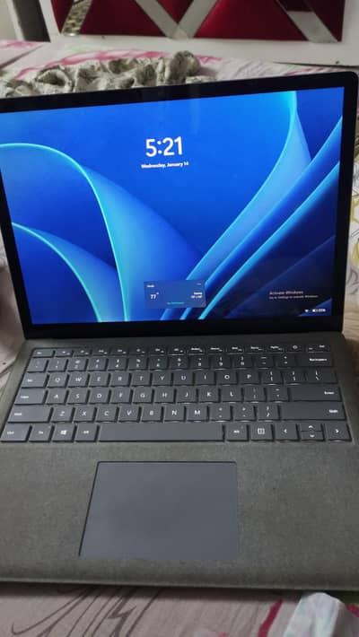 both Kam use Kia hain laides use hain