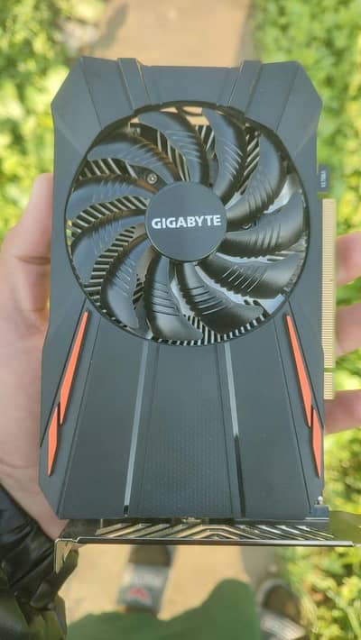 AMD Radeon Rx 550 2 GB 256 bits ddr5