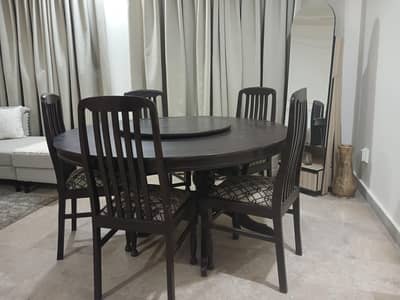 Dining table with 6 chairs