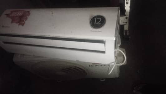 1 Tan Dawlance DC inverter