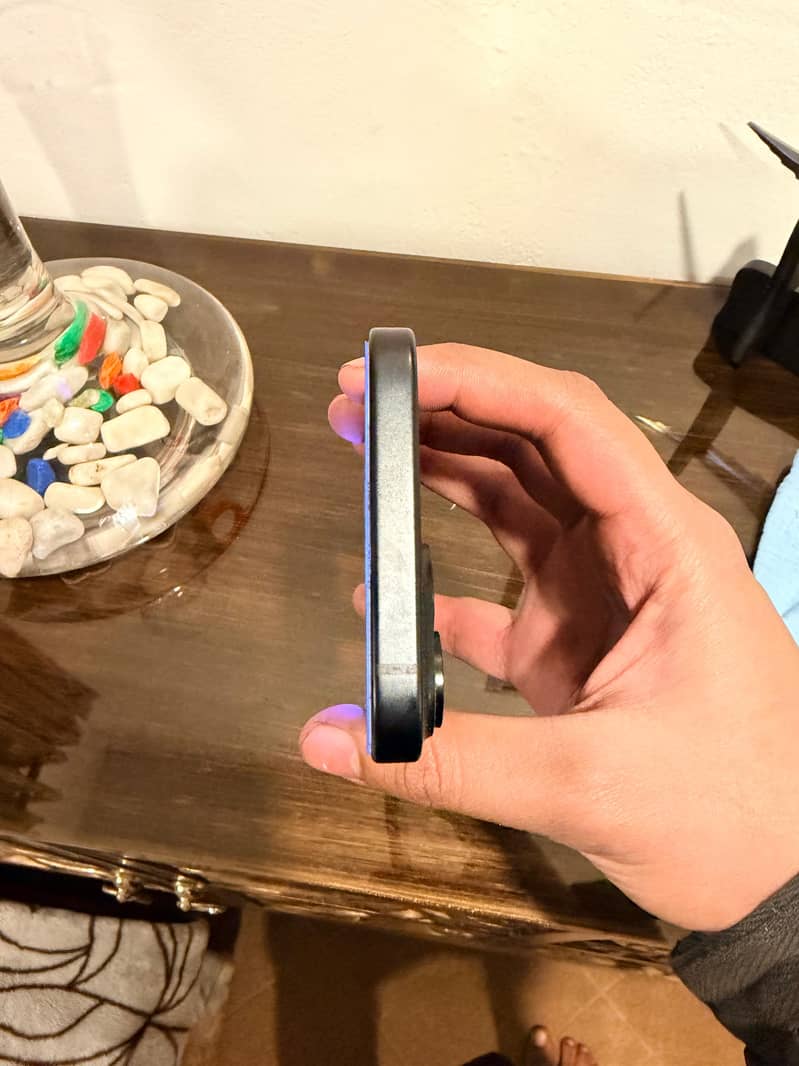 IPHONE 15 4