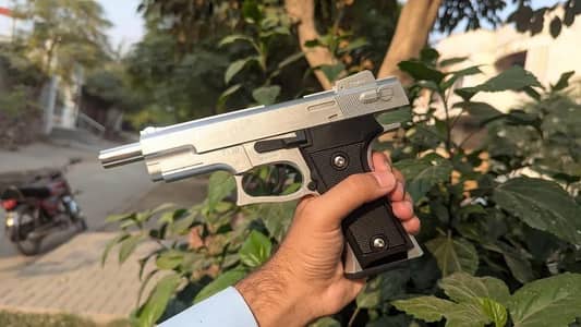 Metal gun pistol metal real look gun