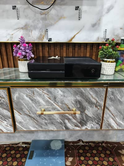 Xbox 1 500 GB with Games & Controller