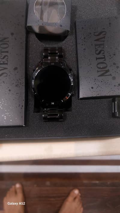 Sveston torque smartwatch