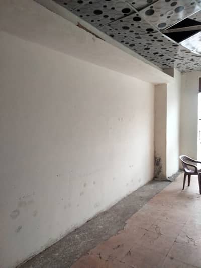 MIAN ESTATE OFFERS PROPER COMMERCIAL SHOP FOR RENT MAIN BOULEVARD