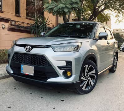 Toyota Raize Z package 360 camera Apple car play n BSM ,2020