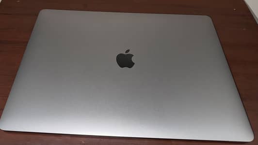 Macbook Pro 2018 i7 16/512