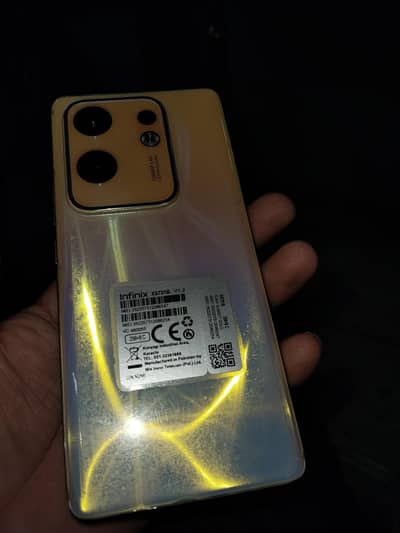 infinix zero 30 8/256 only penal Broke  with Compete Box