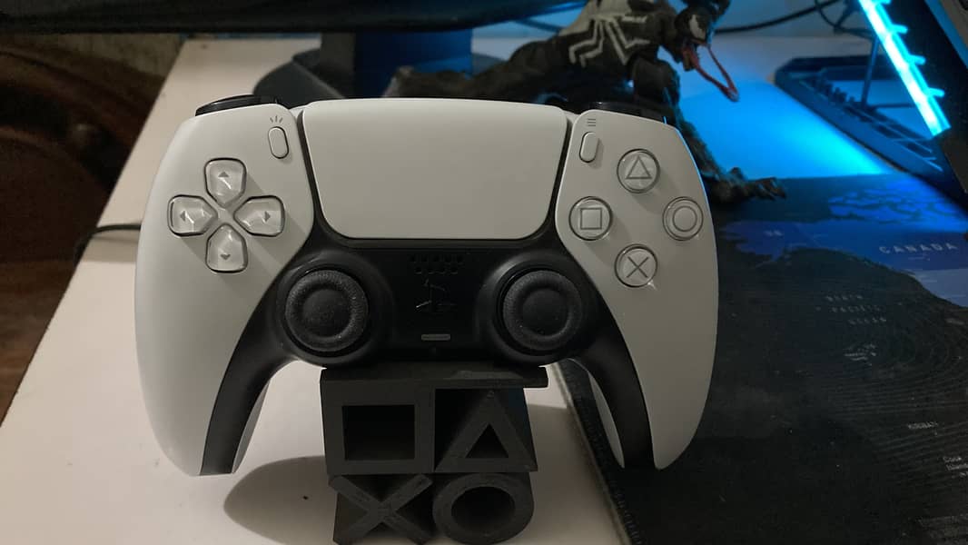 PS5 Controller 4