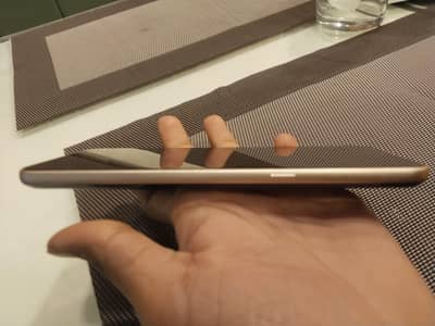 LG V60 THINQ 5G. . .