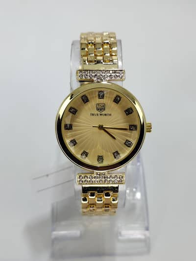 True Worth Ladies Golden Bracelet Watch – Stylish & Elegant