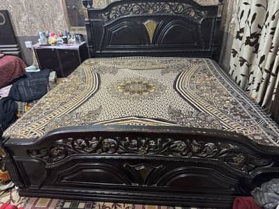 1 bed 2 side table or dressing table