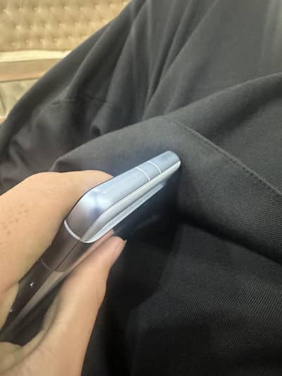 10/9.5 condition 128 gb storage blue colour