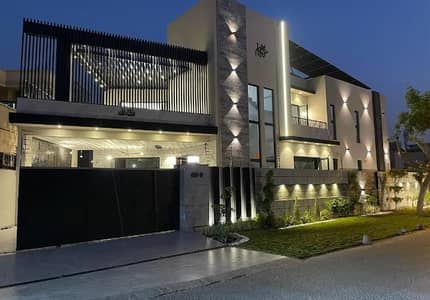 house maid female /care taker female