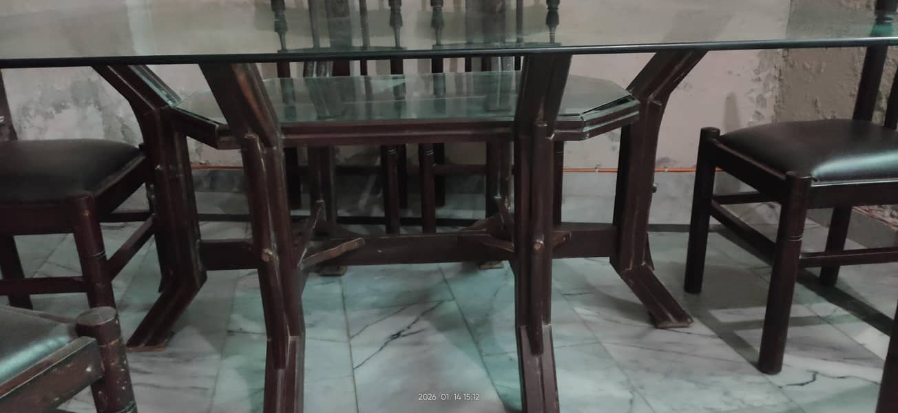 Dining Table & 2 Small Tables 8