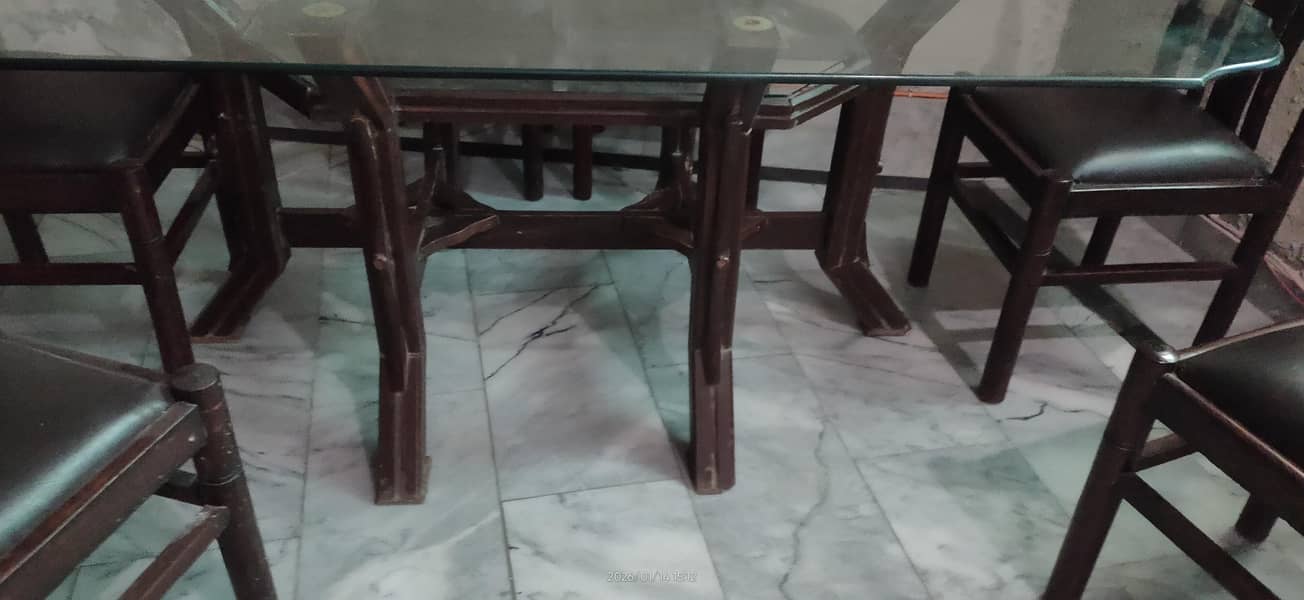 Dining Table & 2 Small Tables 9