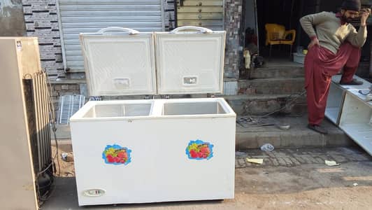 waves deep freezer condition 10 by 10 original halat mein white colour