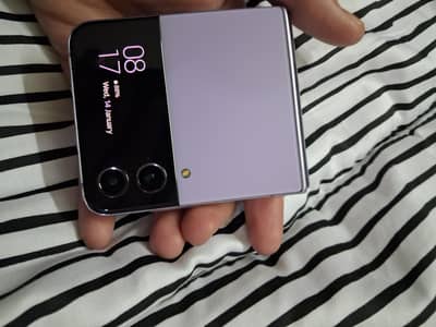 zflip 4 non-pta 8/128gb in good condition