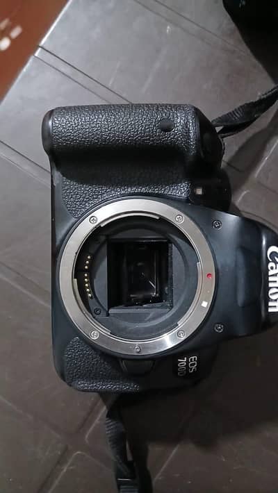 canon-D700