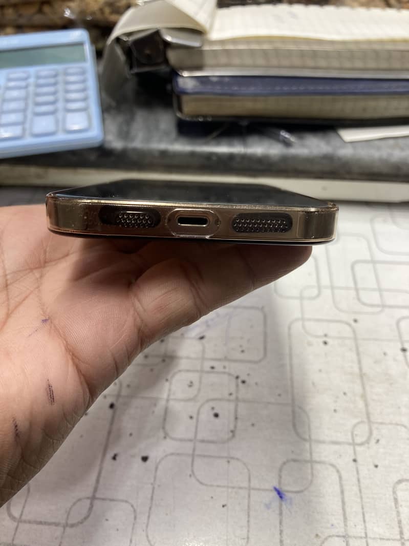 Iphone 14pro max 2
