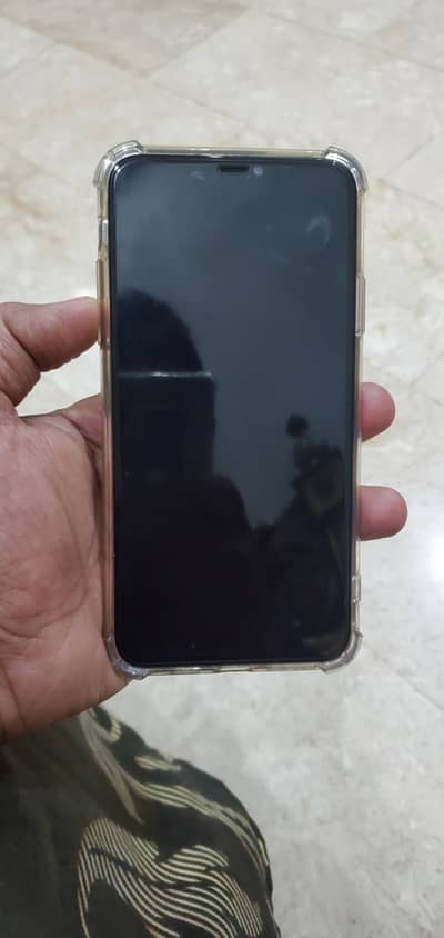 IPhone 11 oro max 256gb all sim working glitchd hai