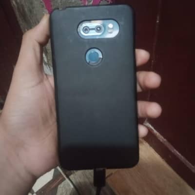 lg v30 exchange available