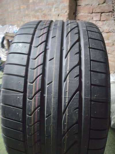 Bridgestone 225/35 R19 tyre