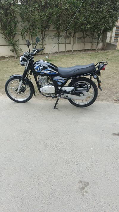 Suzuki GS 150.2021
