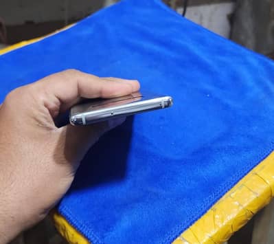 Not 8 sirf panal ma dot  ha koy also ni